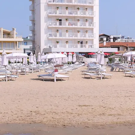 Montecarlo Hotel 4*