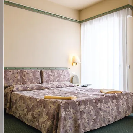 Szálloda Montecarlo 4*