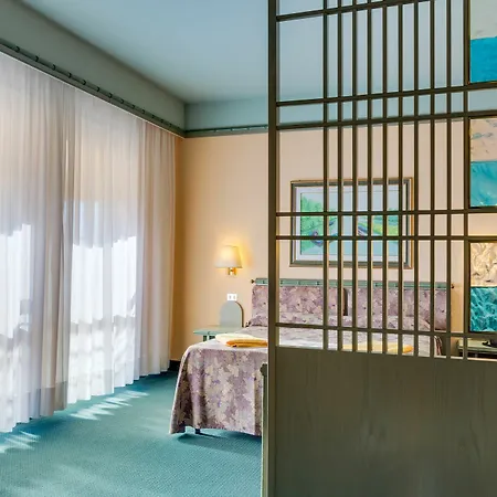 Montecarlo ホテル